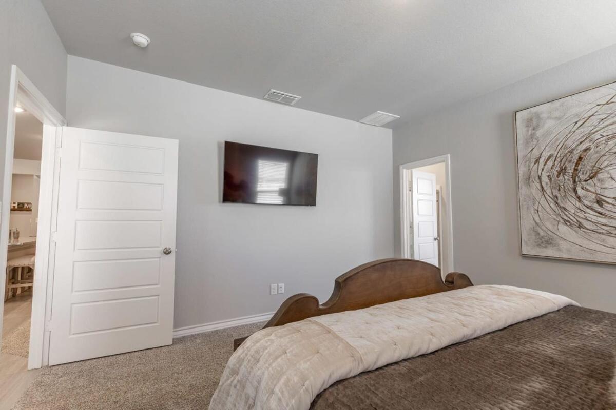 Entire House~ Spacious~ Prime Location~ Backyard Lubbock Bagian luar foto